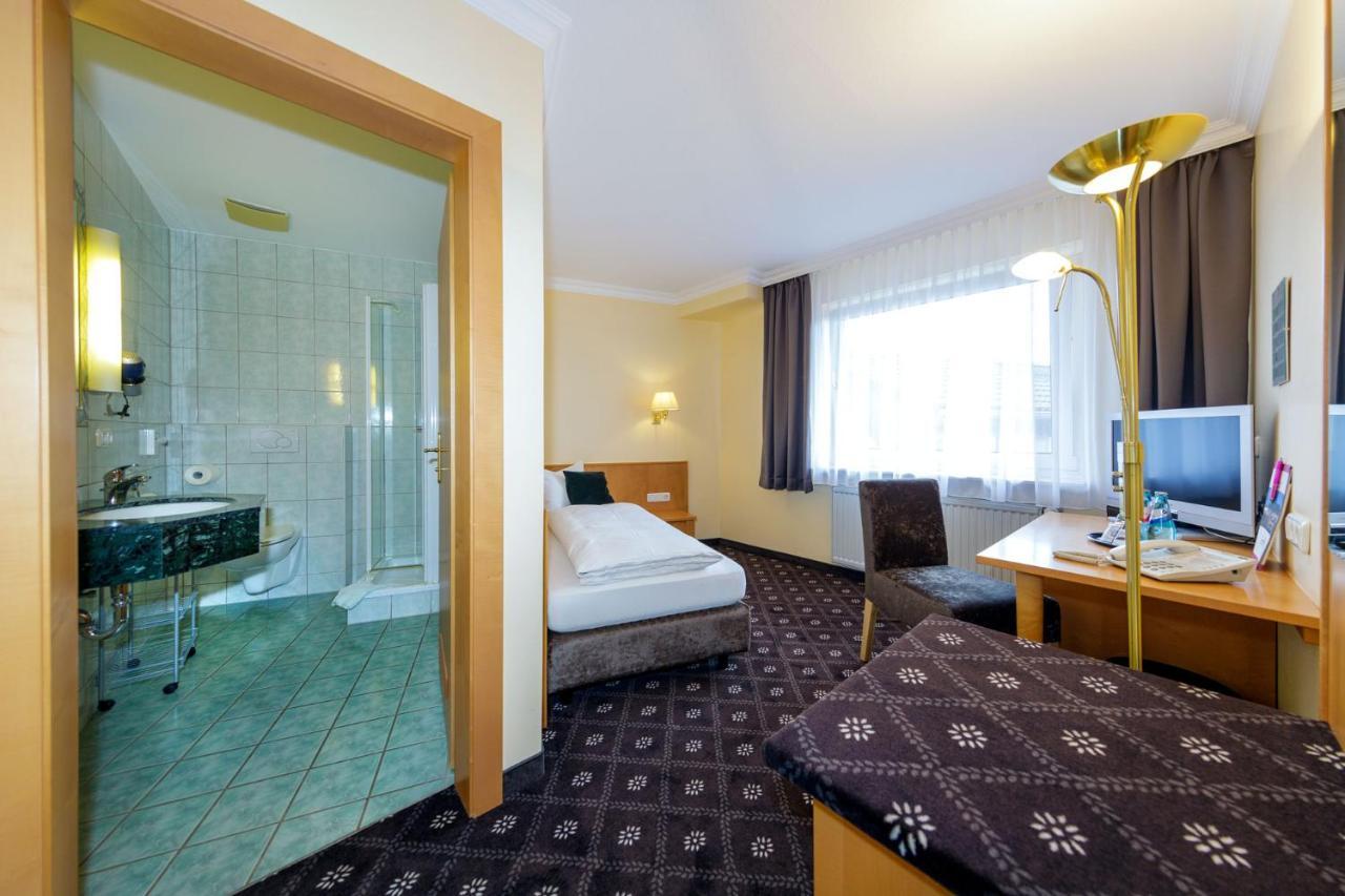 Hotel Zum Adler Nidderau 外观 照片