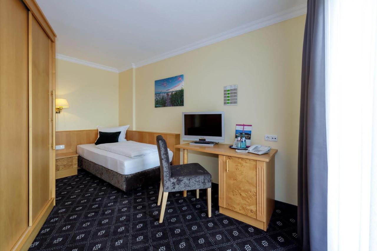 Hotel Zum Adler Nidderau 外观 照片